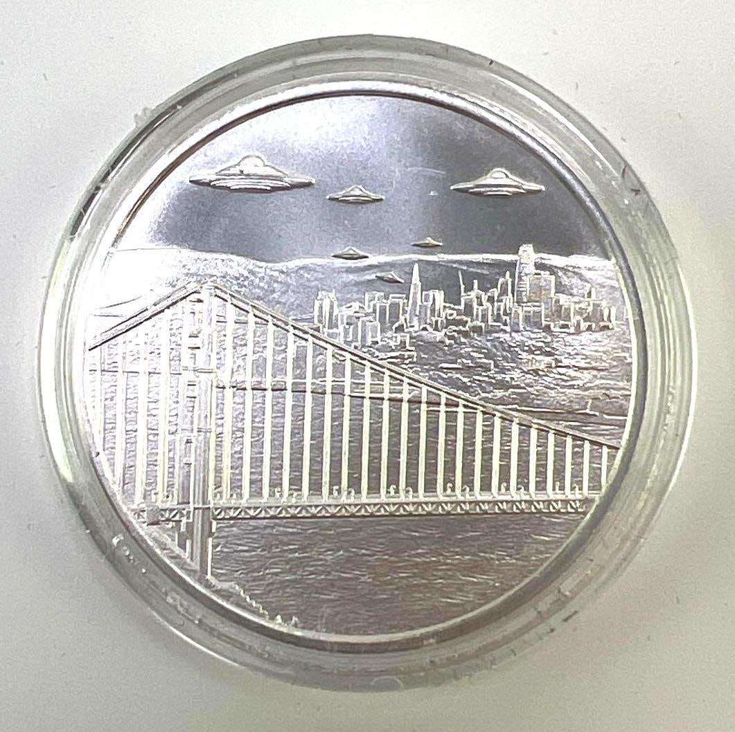 2022 Intaglio Mint UFO over San Francisco 1 oz .999 Fine Silver Round: 2022 Intaglio Mint UFO over San Francisco 1 oz .999 Fine Silver Round