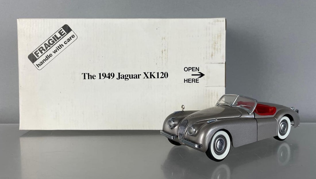 Danbury Mint 1949 Jaguar XK120 Die-Cast Car: 1/24 scale, silver convertible, original packaging
