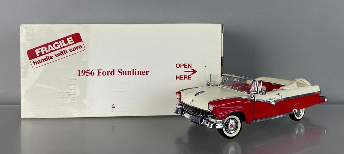 Danbury Mint 1956 Ford Sunliner Convertible Die-Cast Car (1 of 5)