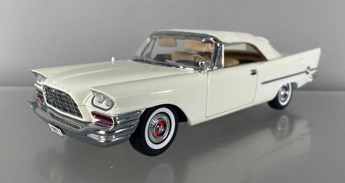 Danbury Mint 1957 Chrysler 300C Die-Cast Car (1 of 5)
