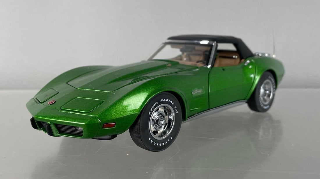 Danbury Mint 1975 Chevy Corvette Convertible Die-Cast Car (1 of 5)