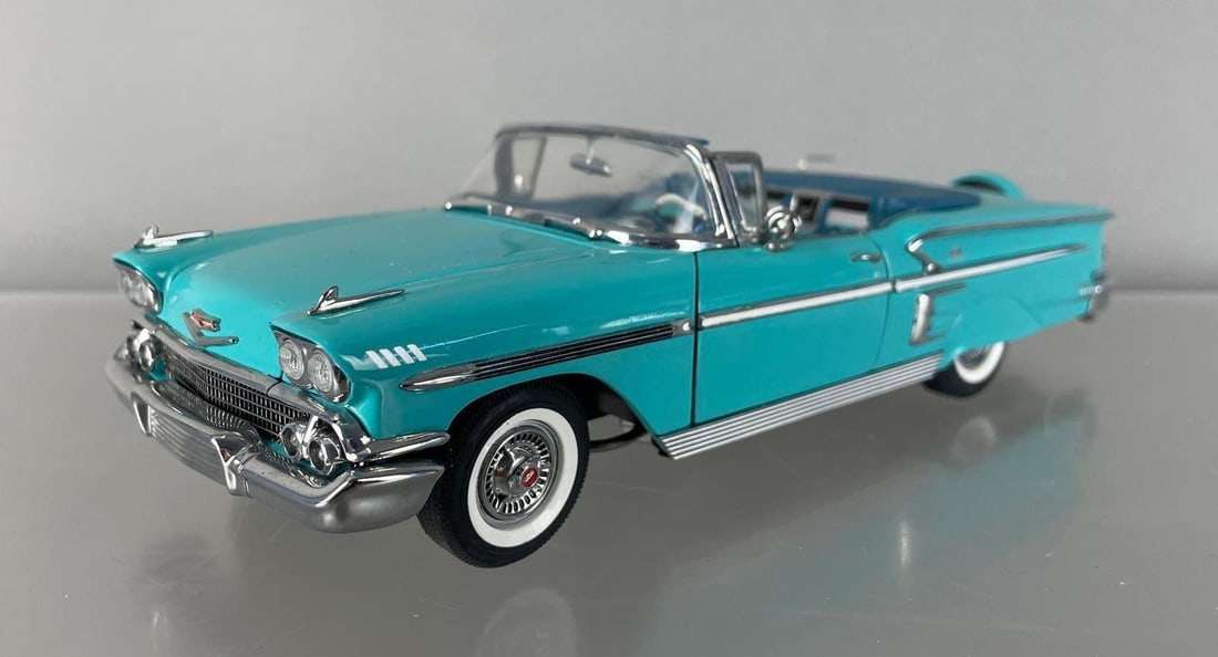 Danbury Mint 1968 Chevy Impala Convertible Die-Cast Car (1 of 5)