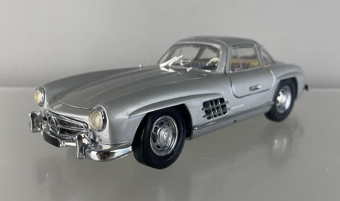 Franklin Mint 1954 Mercedes Benz 300SL Die-Cast Car (1 of 5)