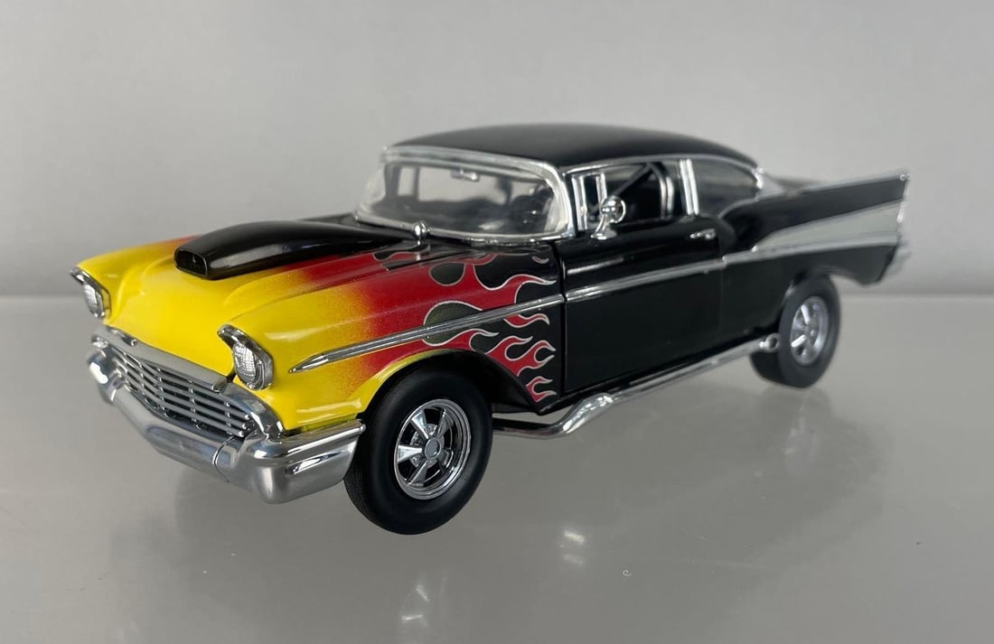Franklin Mint 1957 Chevy Bel Air Die-Cast Car (1 of 5)