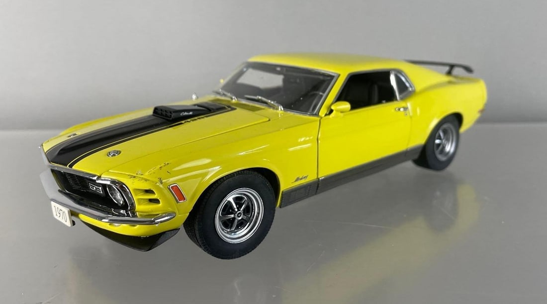 Danbury Mint 1970 Ford Mustang Mach 1 Die-Cast Car (1 of 5)
