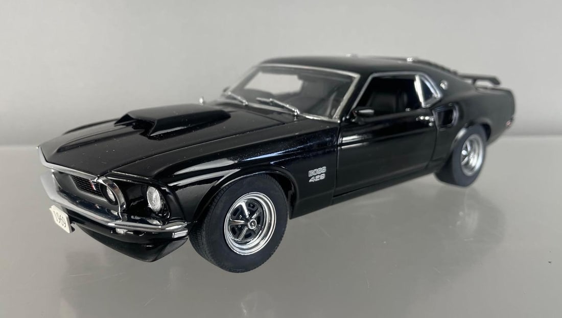 Danbury Mint 1969 Ford Mustang Boss 429 Die-Cast Car: 1/24 scale, black