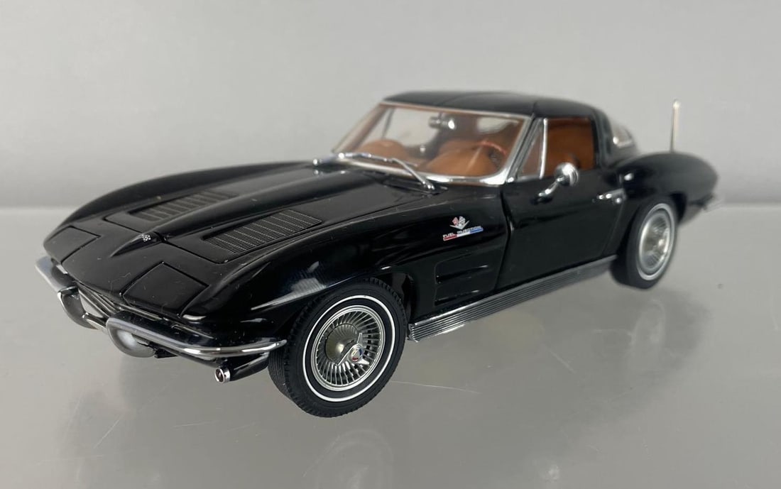Danbury Mint 1963 Chevy Corvette Stingray Coupe Die-Cast Car (1 of 5)