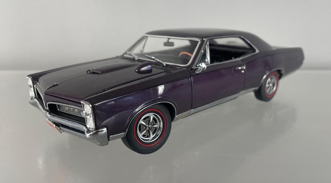 Danbury Mint 1967 Pontiac GTO Hardtop Die-Cast Car (1 of 5)
