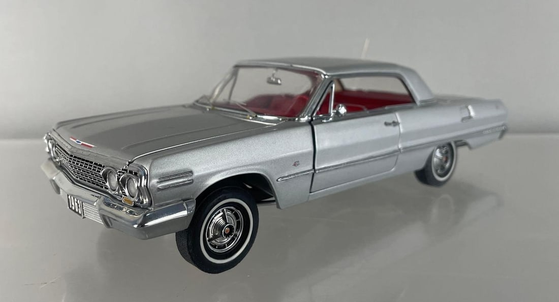 Danbury Mint 1963 Chevy Impala Die-Cast Car: 1/24 scale, silver