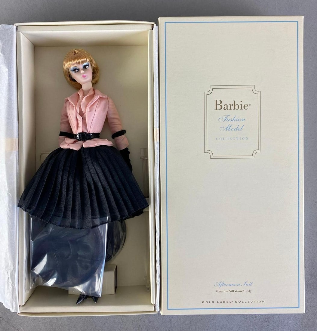 2011 Mattel Barbie LE Silkstone Gold Label Afternoon Suit Fashion Doll (1 of 3)