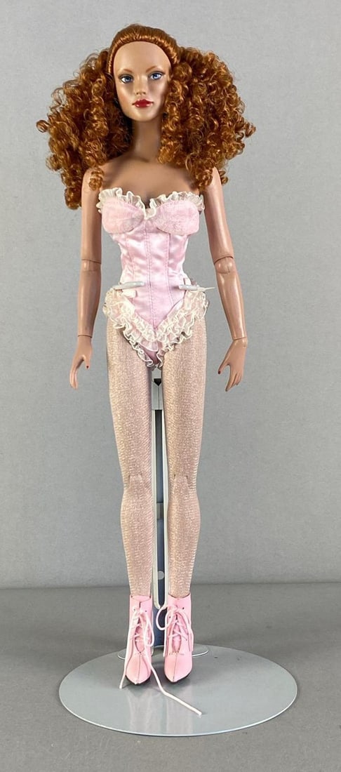 2005 Tonner Wizard of Oz Basic Glinda Fashion Doll: Measures 16? H