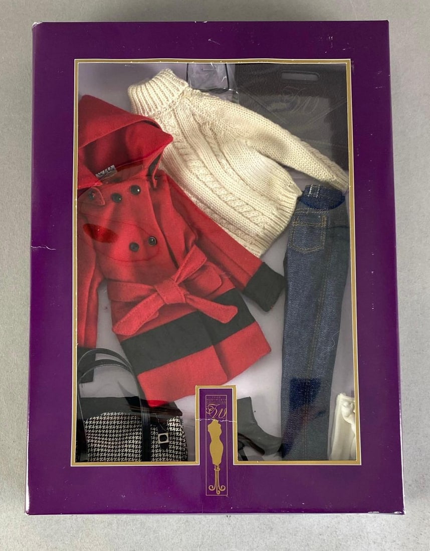 2000 Tyler Wentworth Weekend Retreat Cashmere Fashion Doll Outfit: 2000 Tyler Wentworth Weekend Retreat Cashmere Fashion Doll Outfit, In original box, box measures 15? H x 11? W