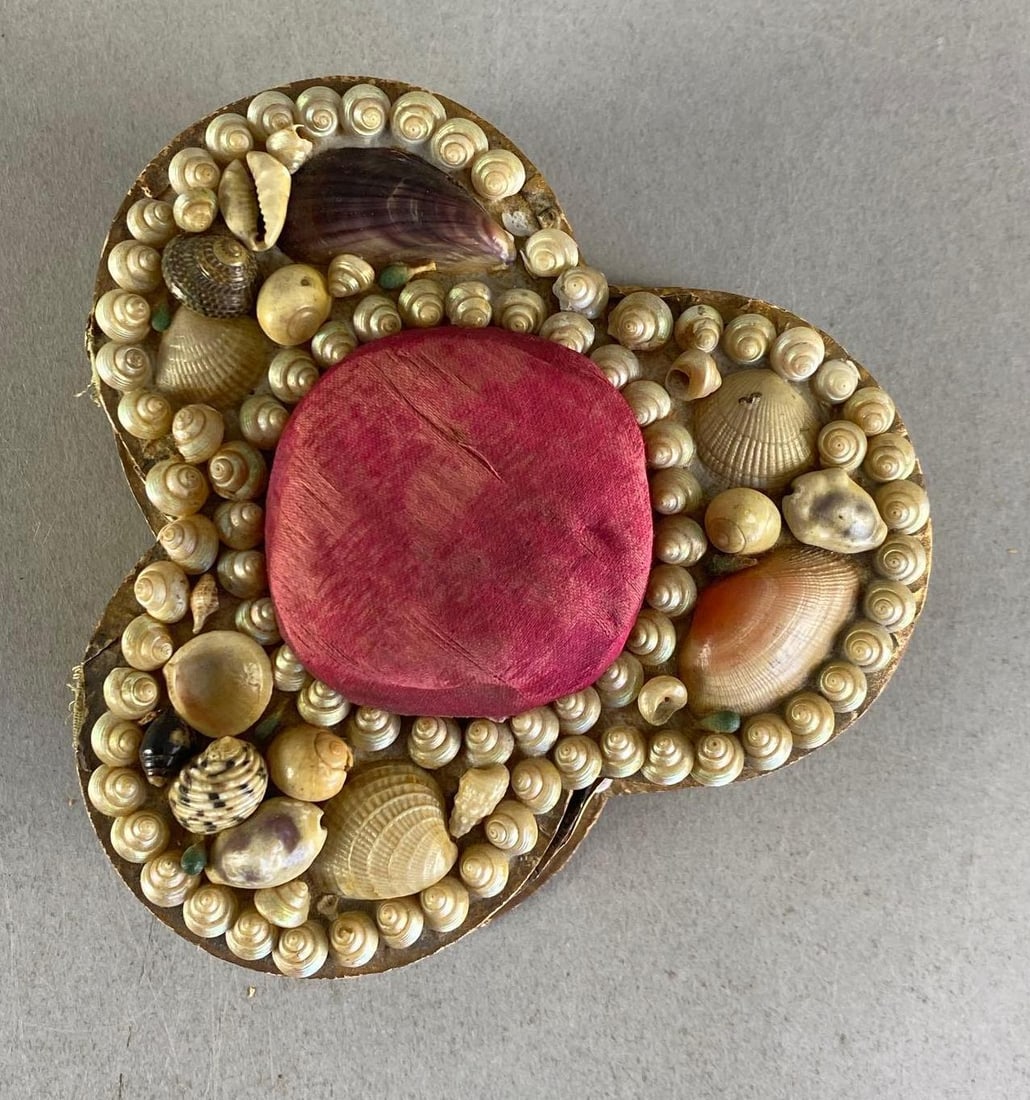 Vintage Seashell Memory Sewing Pin Cushion Box (1 of 5)