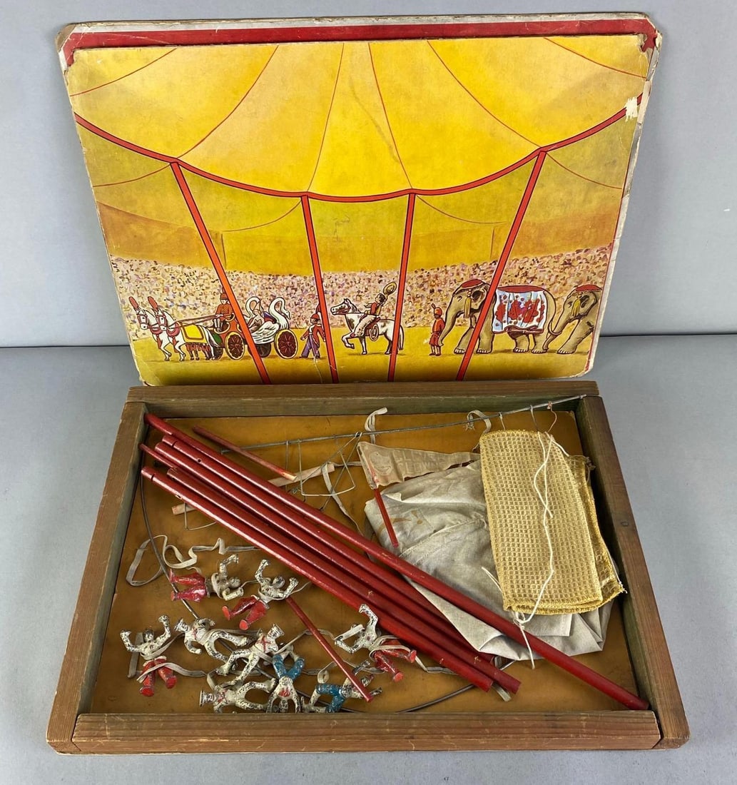 1946 Greycraft Clever Clown Circus Playset: Unknown set completion, measures 16 1/2? H x 22 1/2? W