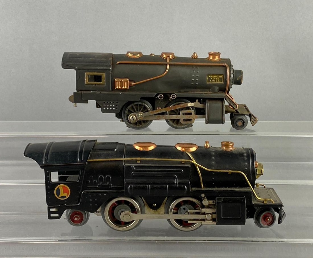 Group of 2 Prewar Lionel Trains O Gauge Locomotive and More (1 of 2)