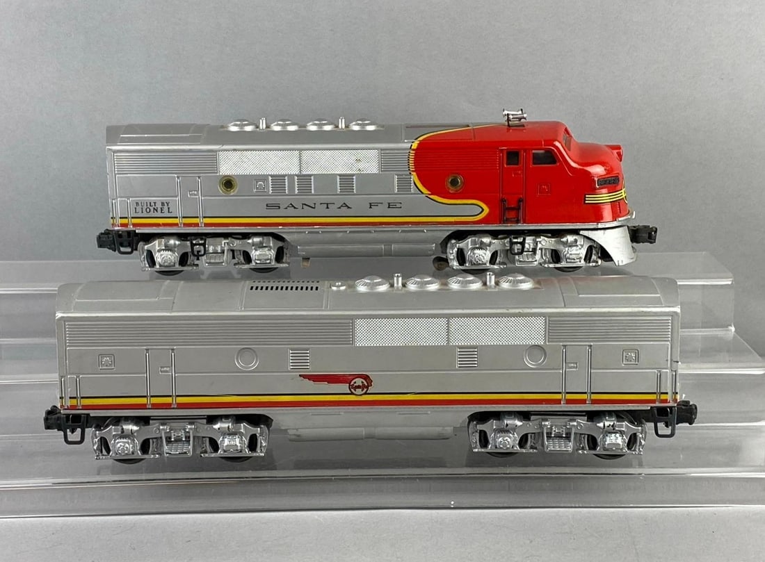 Lionel Trains O Gauge Santa Fe. No.2353 Diesel Locomotive and More (1 of 3)