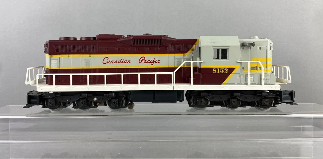 Lionel Trains O Gauge No. 8152 Diesel Locomotive (1 of 4)