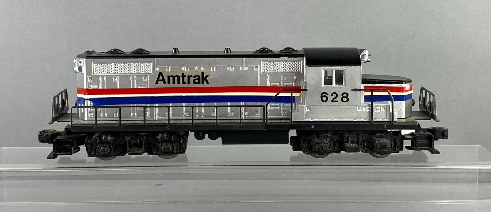 Lionel Trains O Gauge No. 8152 Diesel Locomotive (1 of 4)