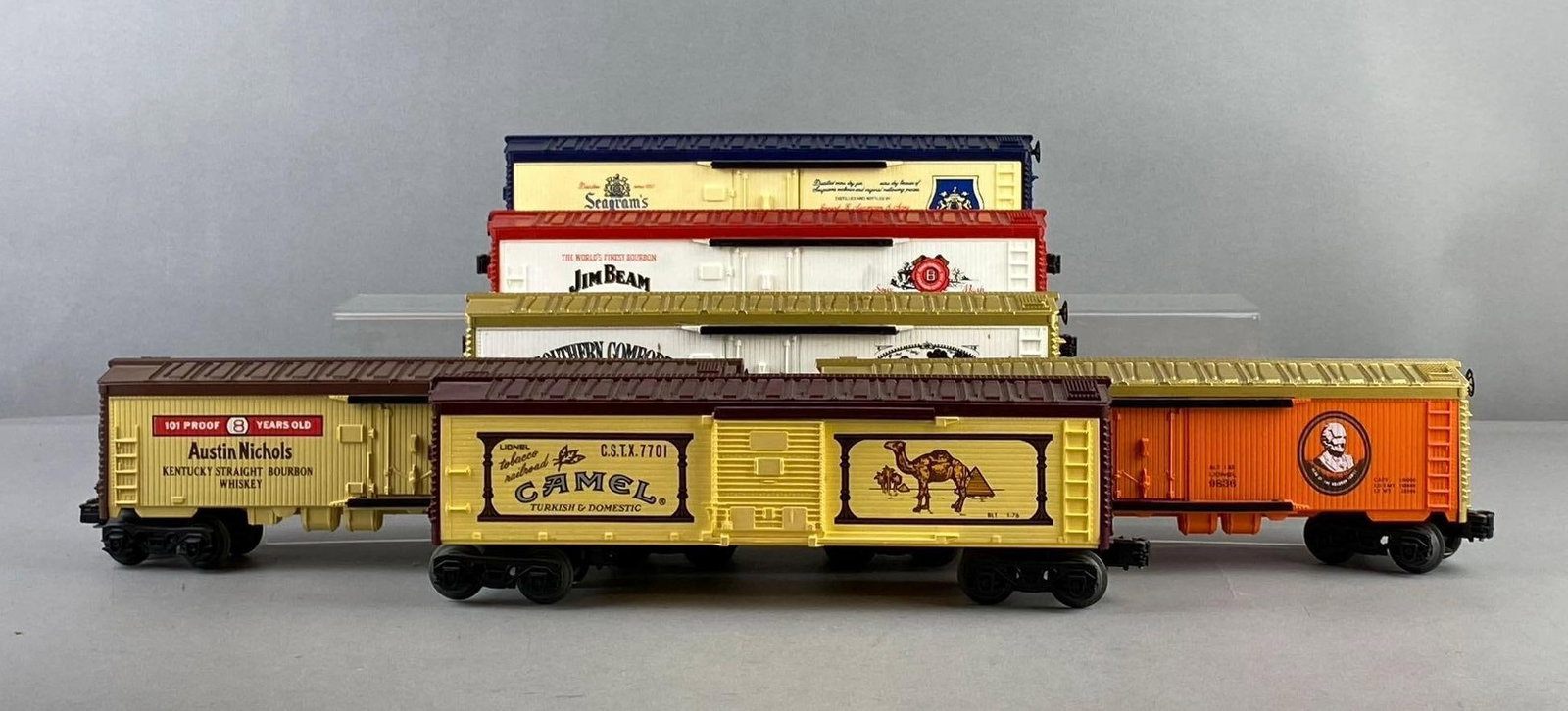 Group of Assorted Lionel Trains O Gauge Bourbon Whisky Advertising Boxcars and More (1 of 3)