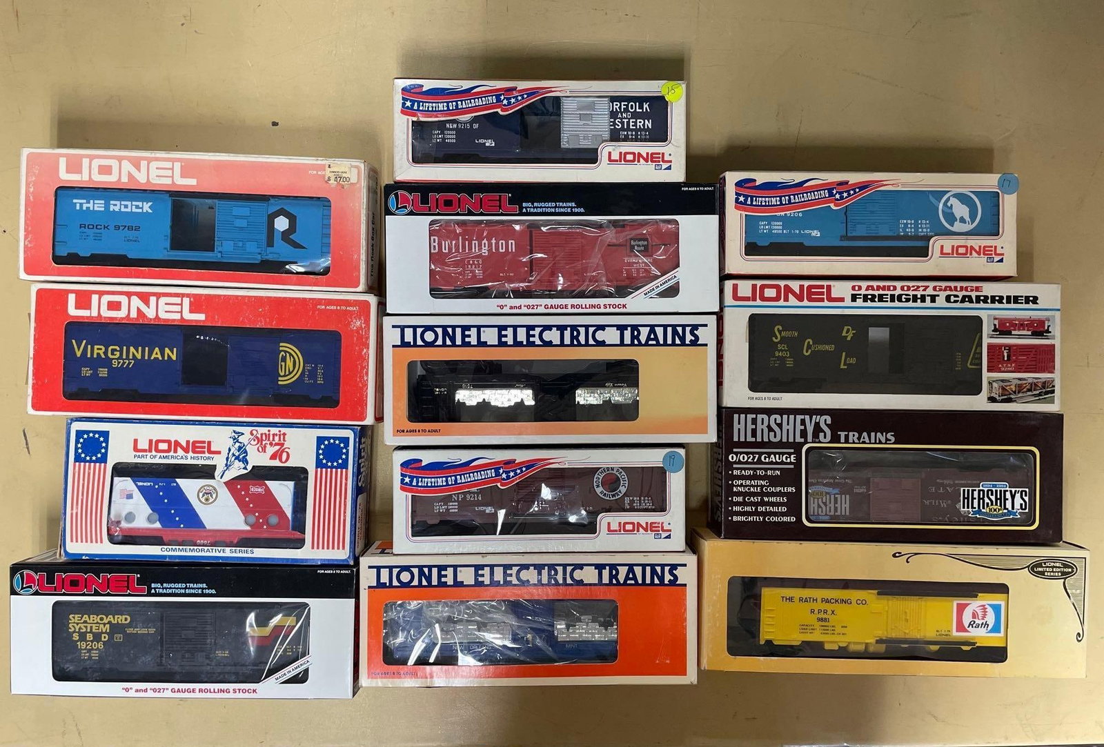 Group of Lionel O Scale Train Cars: Includes Hersheys, Norfolk and western, spirit of 76
