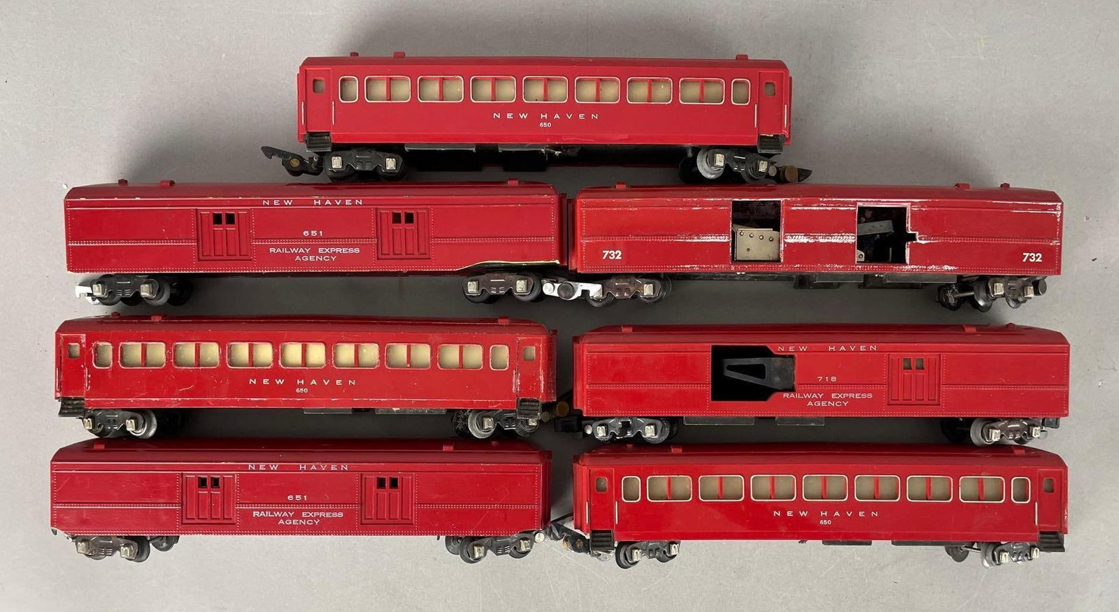 Group of American Flyer New Haven Passenger Train Cars (1 of 3)