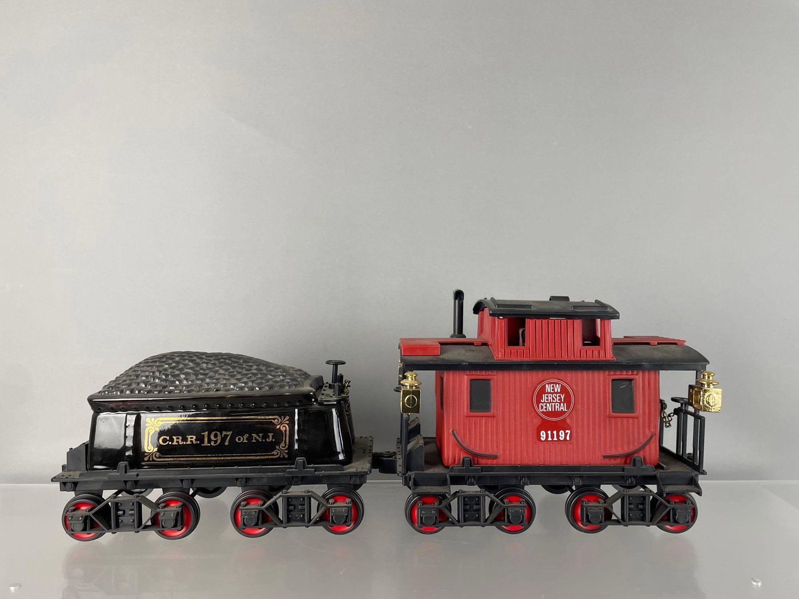 Group of 2 Jim Beam Train Car Decanters (1 of 4)