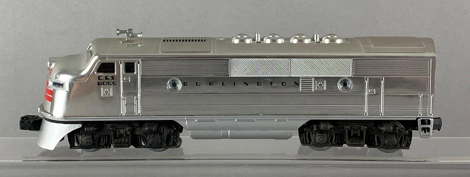 Lionel HO Scale Burlington Route Diesel Locomotive (1 of 3)