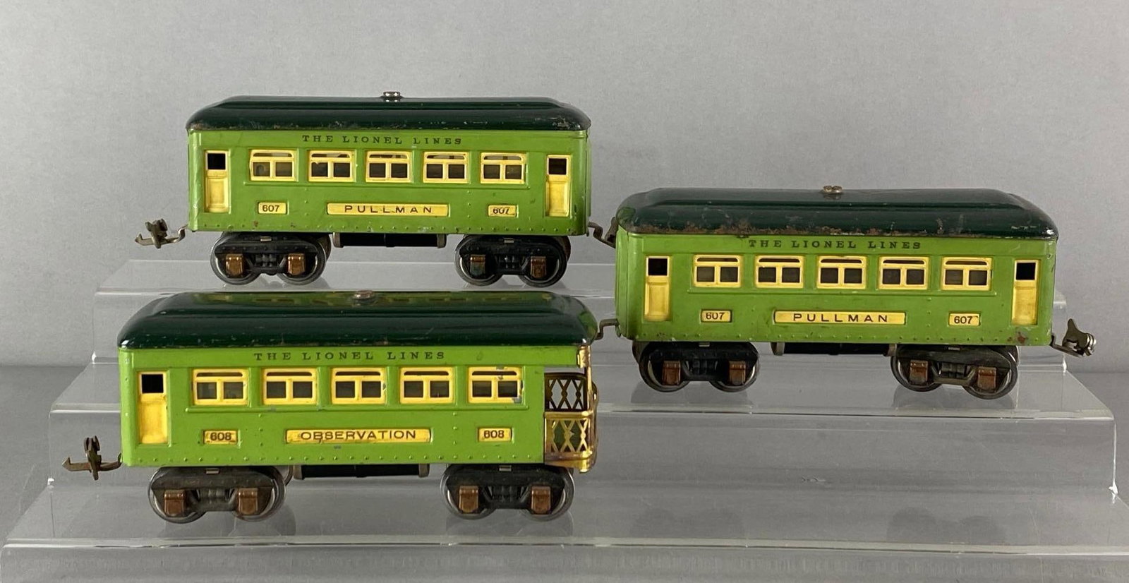 Pre-War Lionel Standard Scale Passenger Train Cara: includes observation and 2 Pullmans