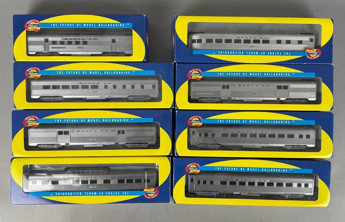 Group of Athearn HO Scale Santa Fe Streamline Passenger Train Cars (1 of 2)