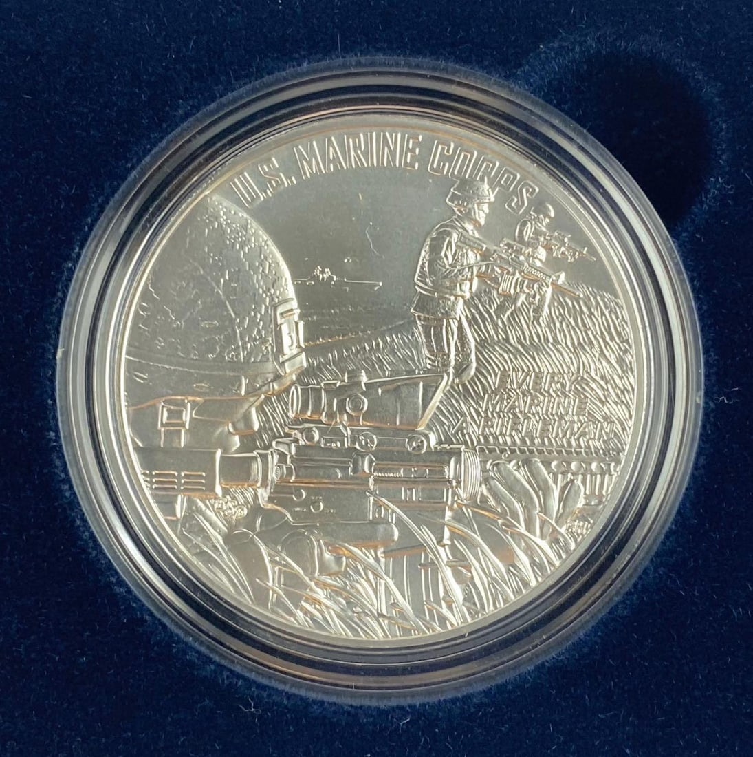 United State Mint 1 Oz .999 Silver Armed Forces USMC Round: United State Mint 1 Oz .999 Silver 1776 US Army Round