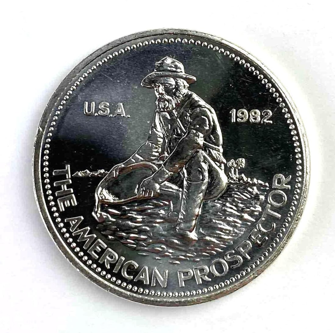 1982 Engelhard 1 Oz .999 Fine Silver American Prospector Round: 1982 Engelhard 1 Oz .999 Fine Silver American Prospector Round