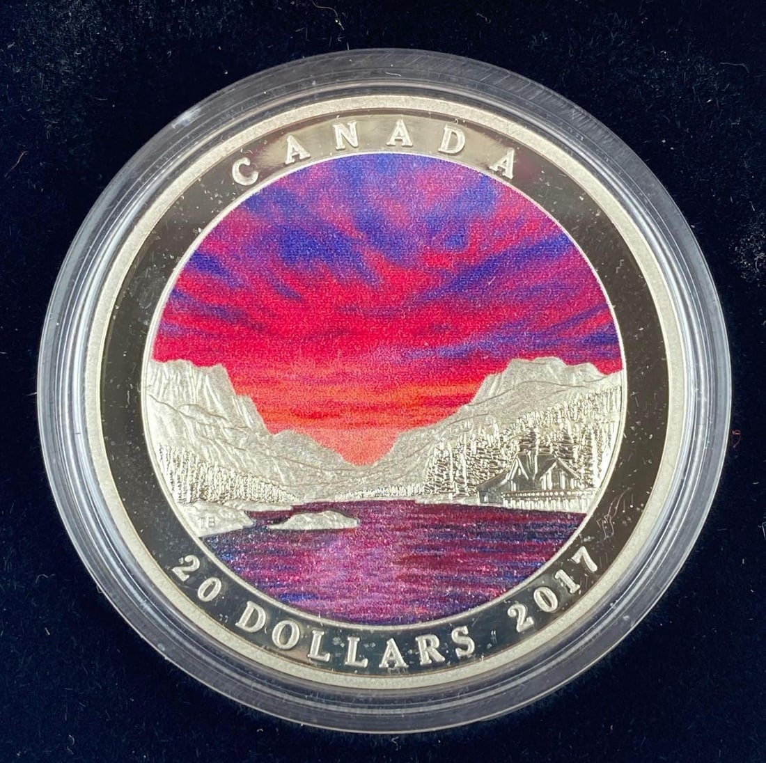 2017 Royal Canadian Mint Weather Phenomenon Fiery Sky 1 Oz .9999 Fine Silver Queen Elizabeth Round: 2017 Royal Canadian Mint Weather Phenomenon Fiery Sky 1 Oz .9999 Fine Silver Queen Elizabeth Round with COA
