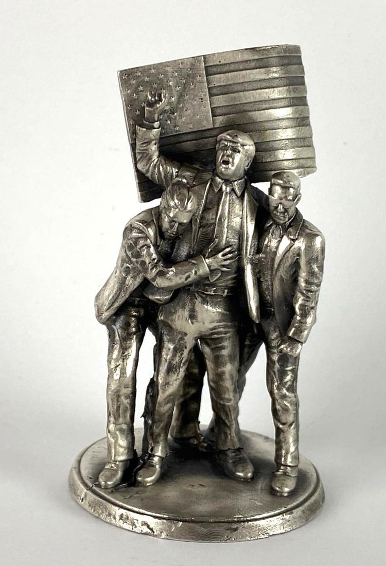 Gold Spartan Trump Fight Fight Fight No 14 5 oz .999 Silver Figure: Max Mintage 100. Includes COA