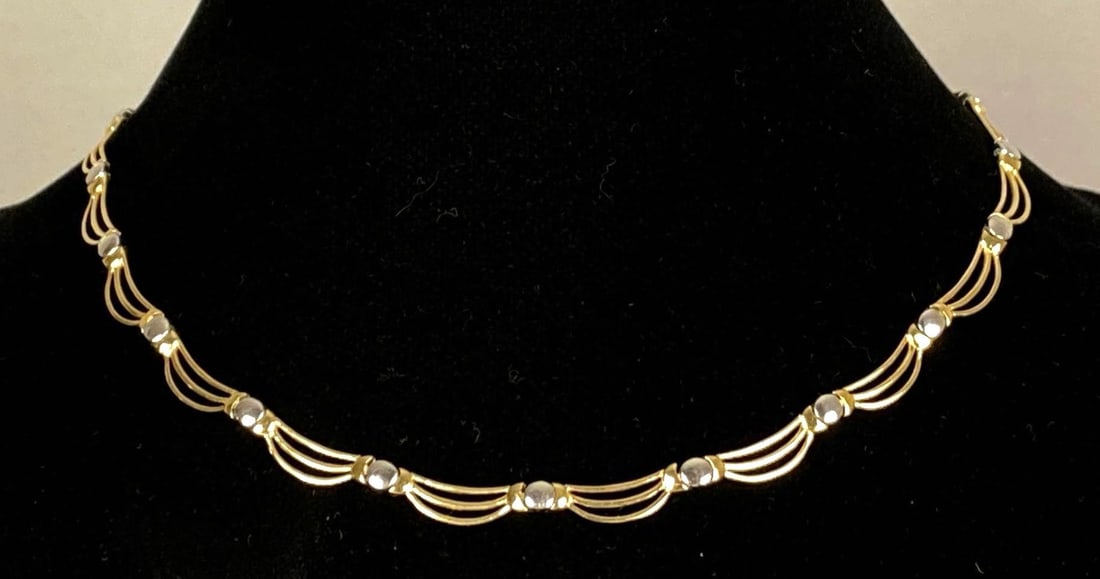 Signed AD 14K Yellow / White Gold Necklace: Total weight of 15.3 grams, measures 17? in length