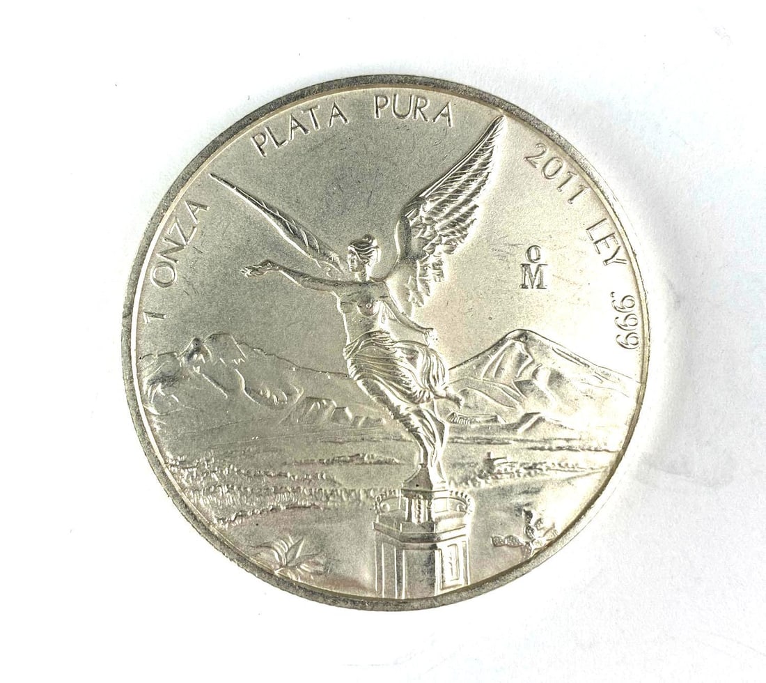 2011 Mexico Libertad 1 Onza 1 oz .999 Fine Silver Round: 2011 Mexico Libertad 1 Onza 1 oz .999 Fine Silver Round