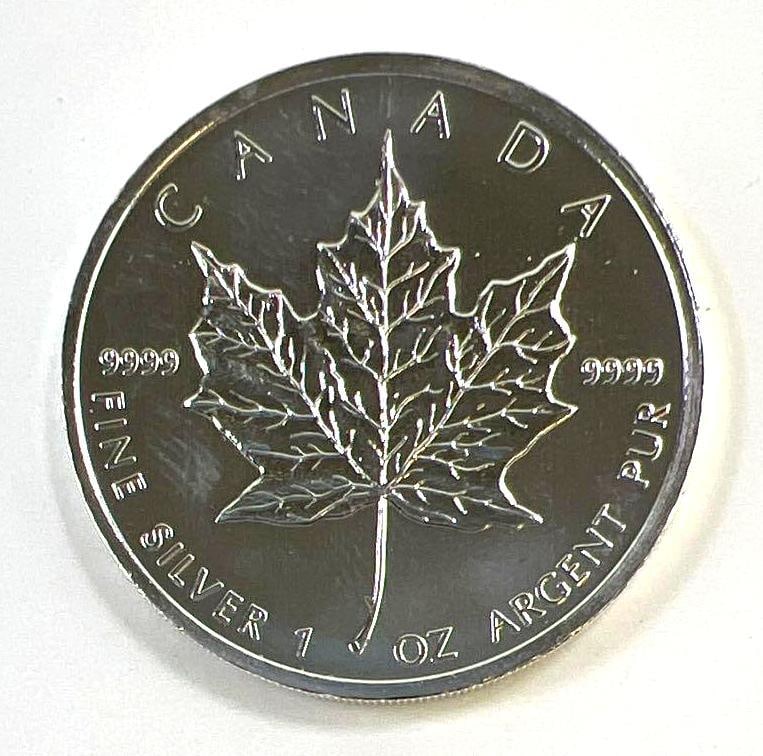 2011 Canada Maple Leaf 1 oz .9999 Fine Silver $5 Coin (1 of 2)