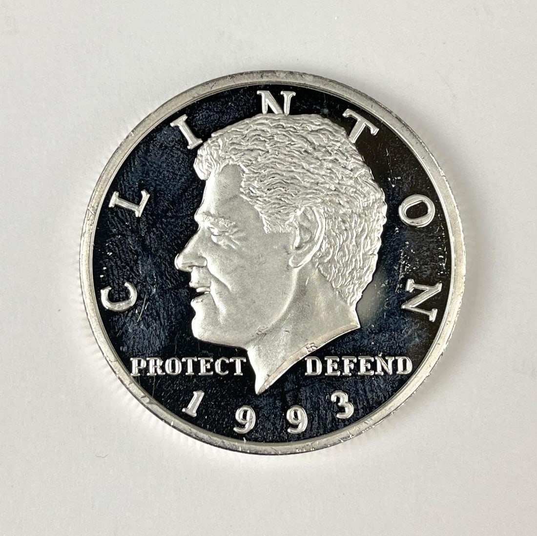 1993 Hutt River Province $10 Bill Clinton Inauguration 1 oz .999 Silver Commemorative Medal: 1993 Hutt River Province $10 Bill Clinton Inauguration 1 oz .999 Silver Commemorative Medal