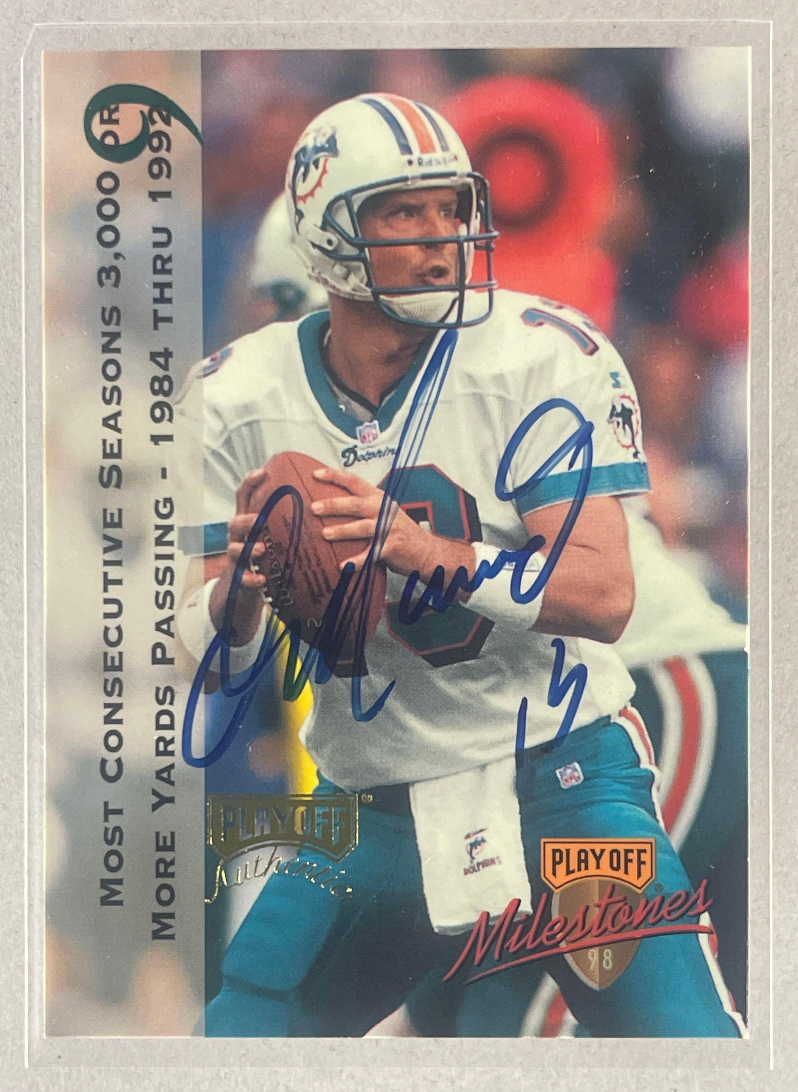 1998 Playoff Authentic Milestones Auto Dan Marino #9 (1 of 2)