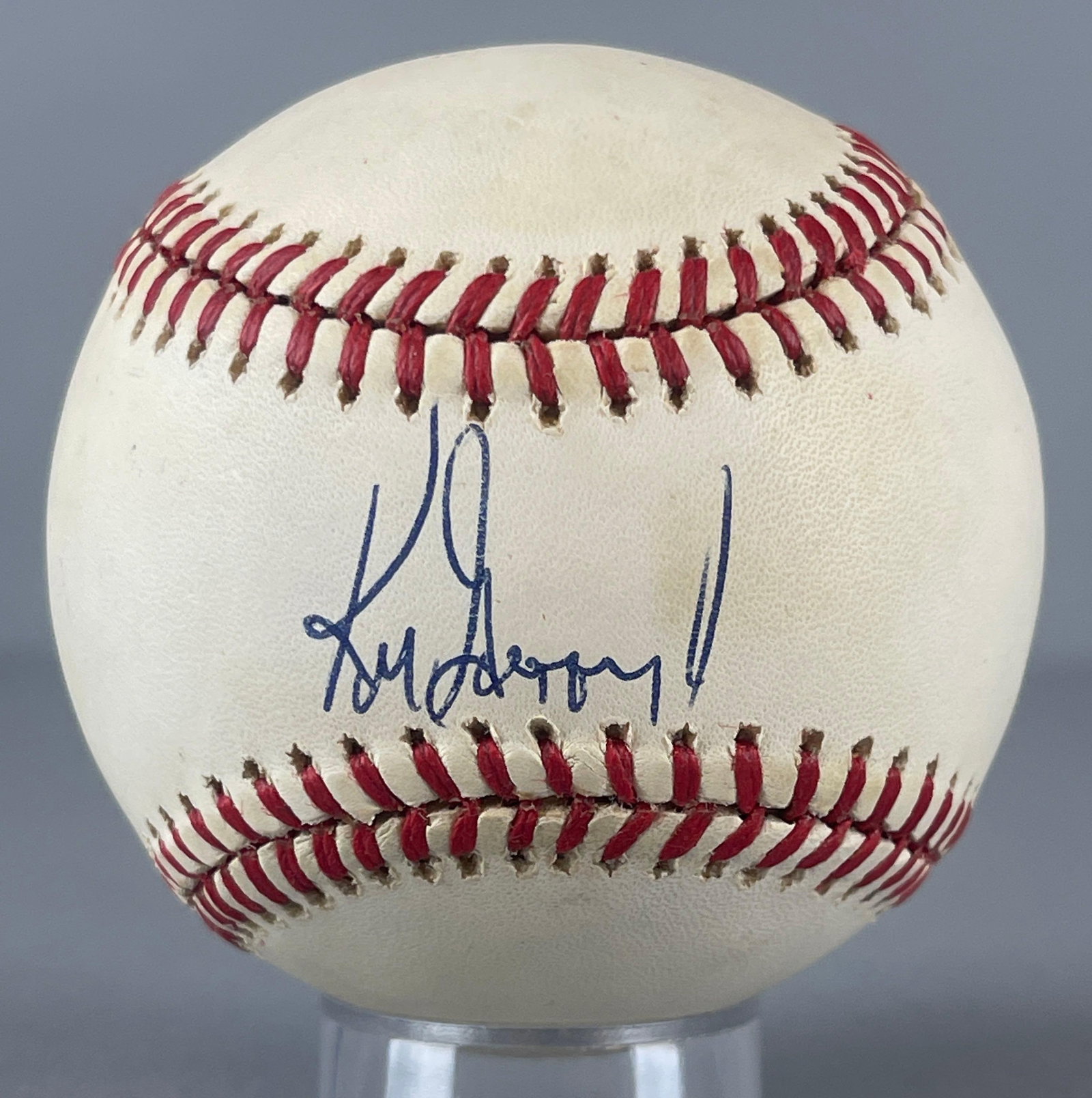 Ken Griffey Jr Signed Official MLB Rawlings Baseball with JSA COA: Autographed Ken Griffey Jr, with JSA COA, Case included