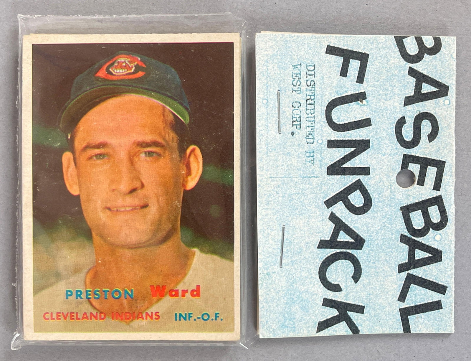 1957 Topps Baseball West Corps Cello Fun Pack (1 of 2)