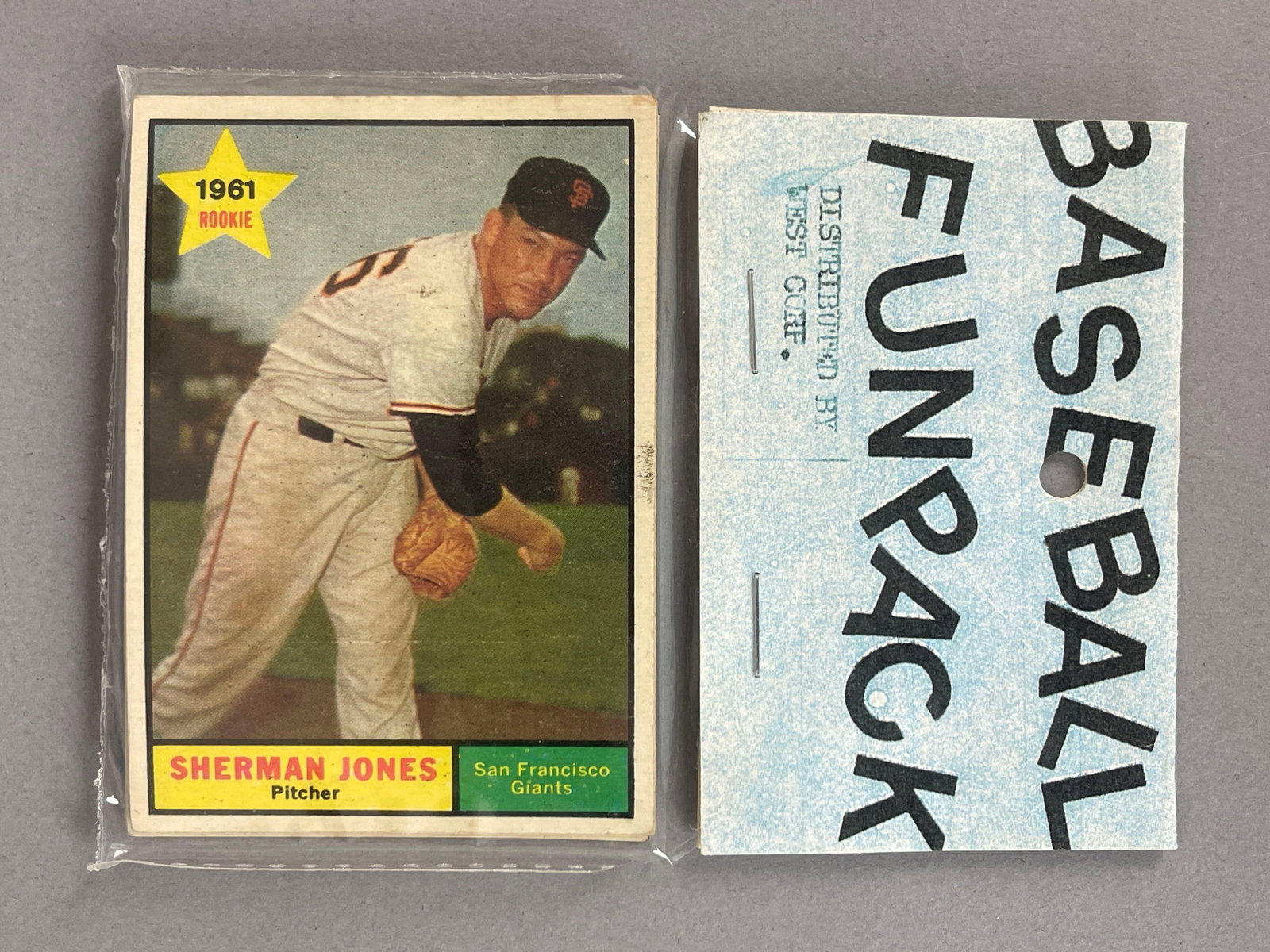 1961 Topps Baseball West Corps Cello Fun Pack (1 of 2)