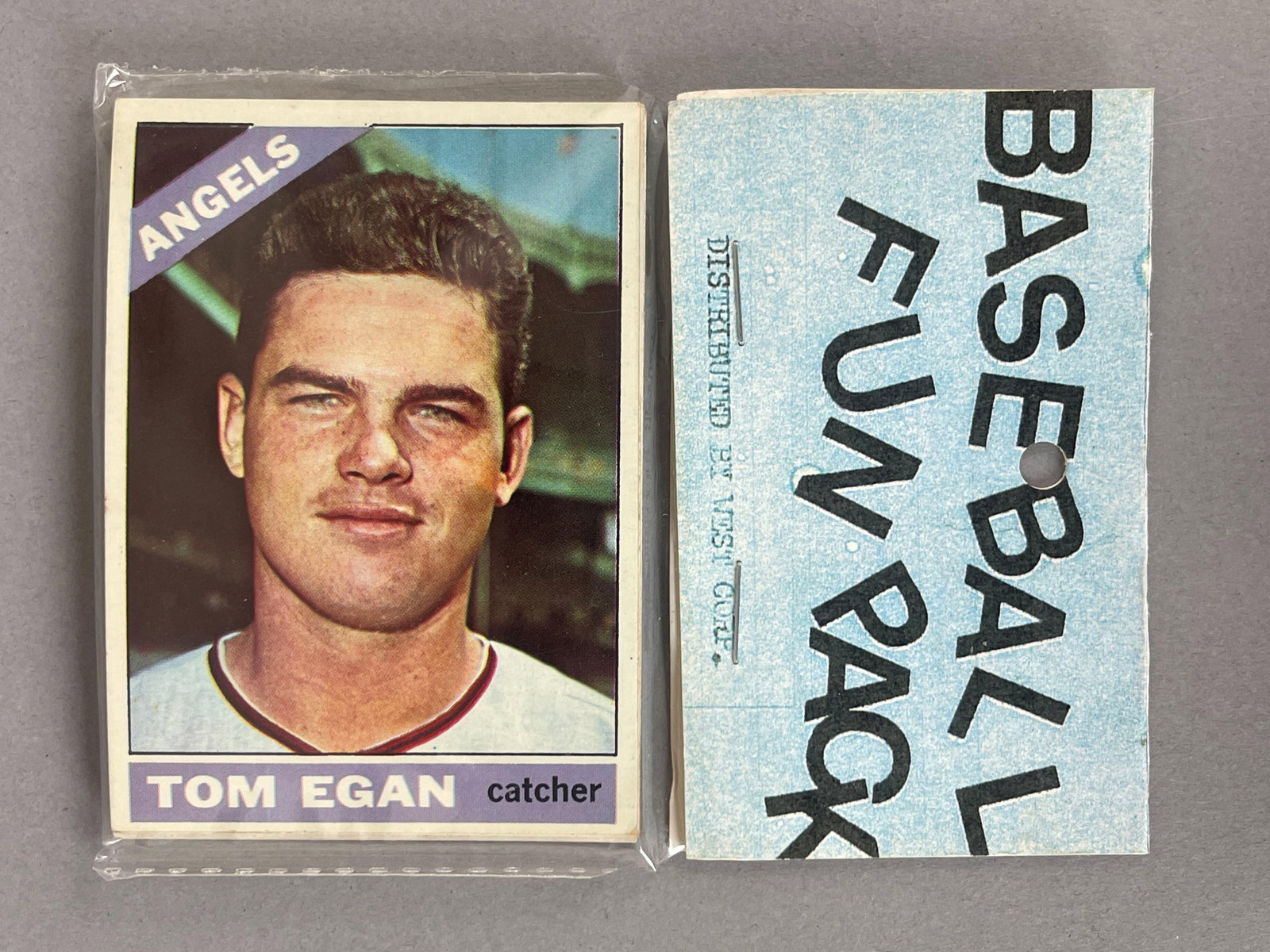 1966 Topps Baseball West Corps Cello Fun Pack (1 of 2)