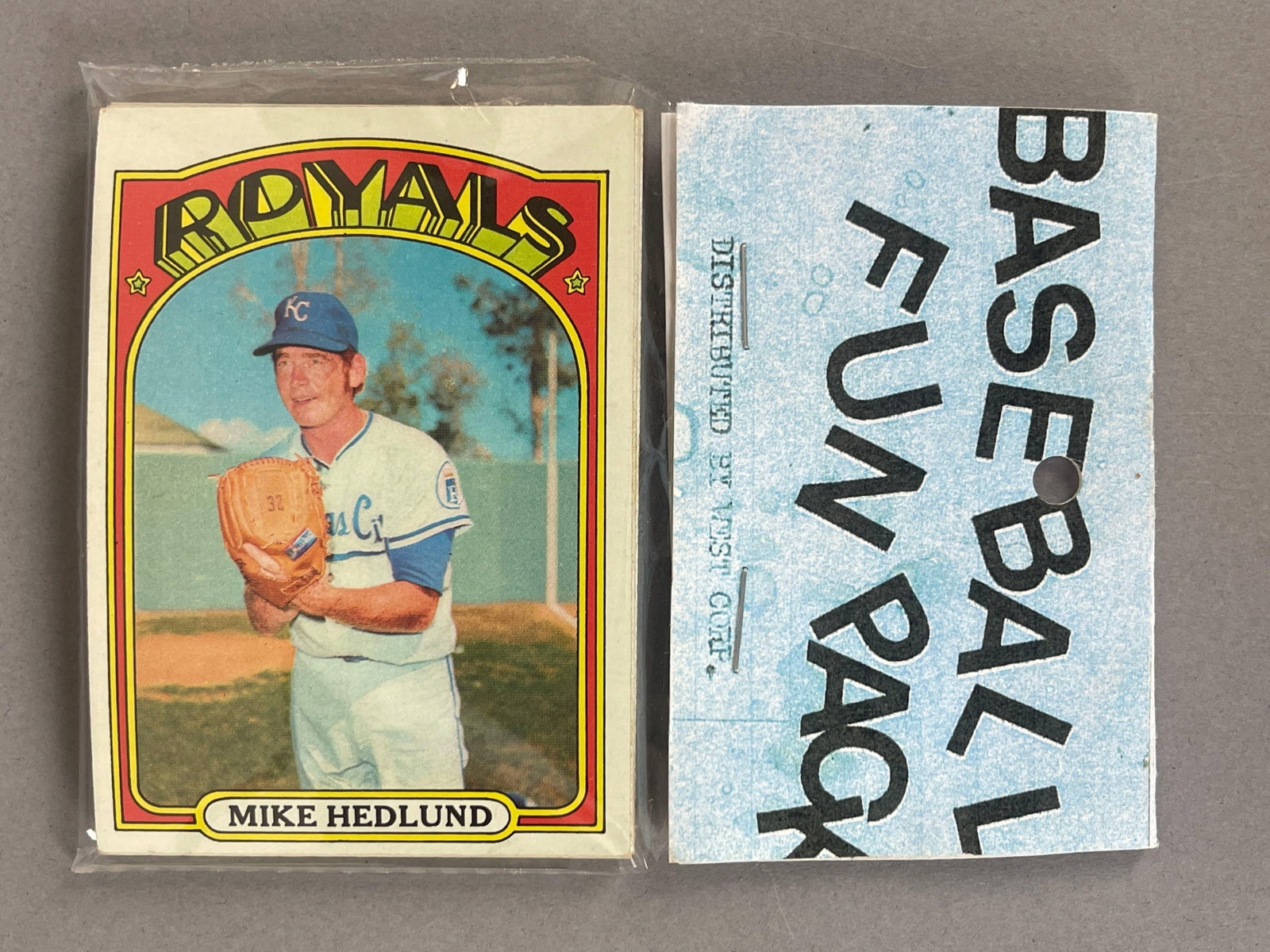 1972 Topps Baseball West Corps Cello Fun Pack (1 of 2)