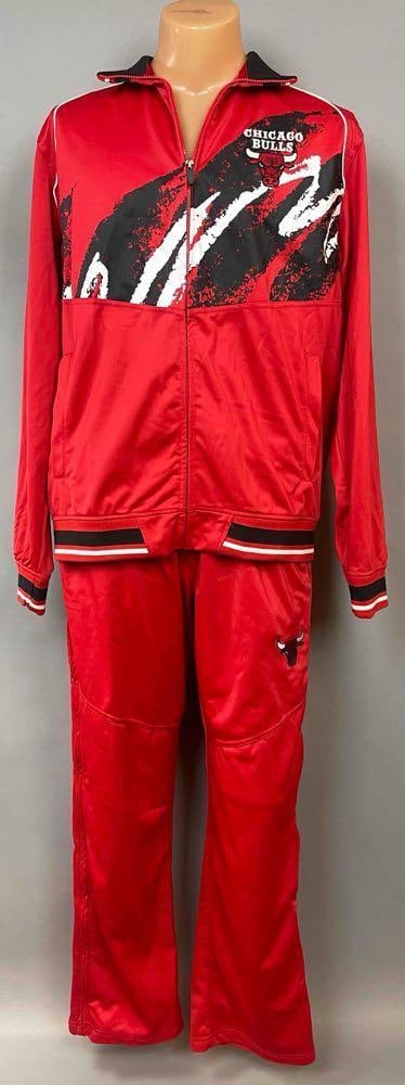 Vintage Zipway Chicago Bulls Warm Up Jacket and Pants with Mannequin: Vintage Zipway Chicago Bulls Warm Up Jacket and Pants with Mannequin, size XL, largest measures 12 x 18 x 46
