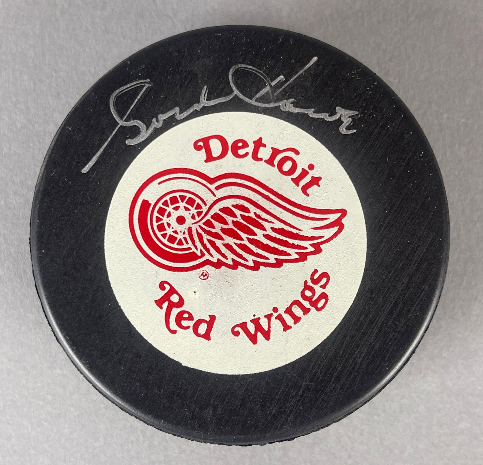 Gordie Howe Signed Official NHL Red Wings Puck with JSA COA: Autographed Gordie Howe, with JSA COA
