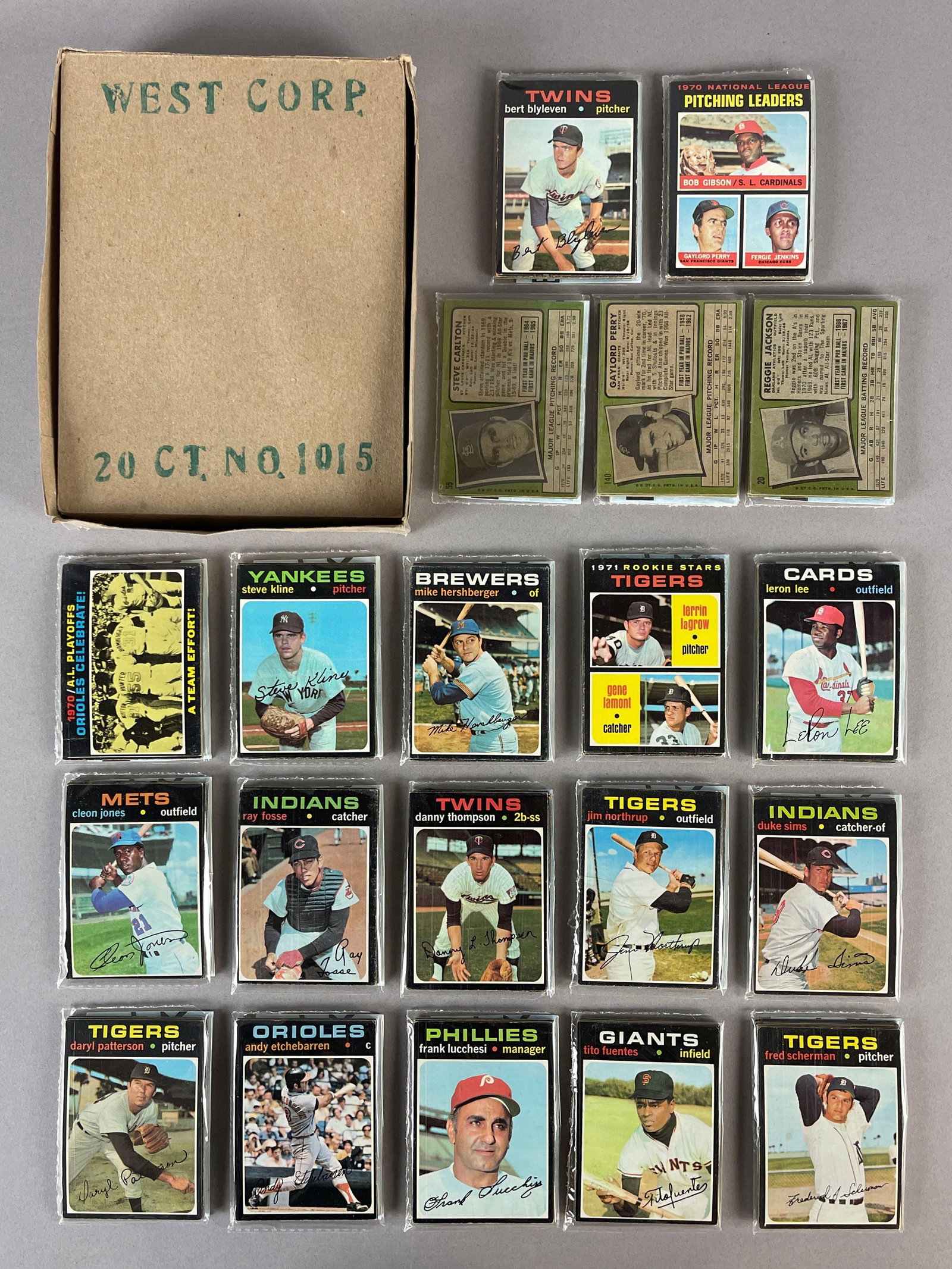 1971 Topps Baseball West Corps Cello Fun Pack Vending Box of 20: Reggie Jackson, Steve Carlton, Bert Blyleven Rookie, Gaylord Perry Showing,?10 - Cards per pack, West Corps was are packing company in the 1970s