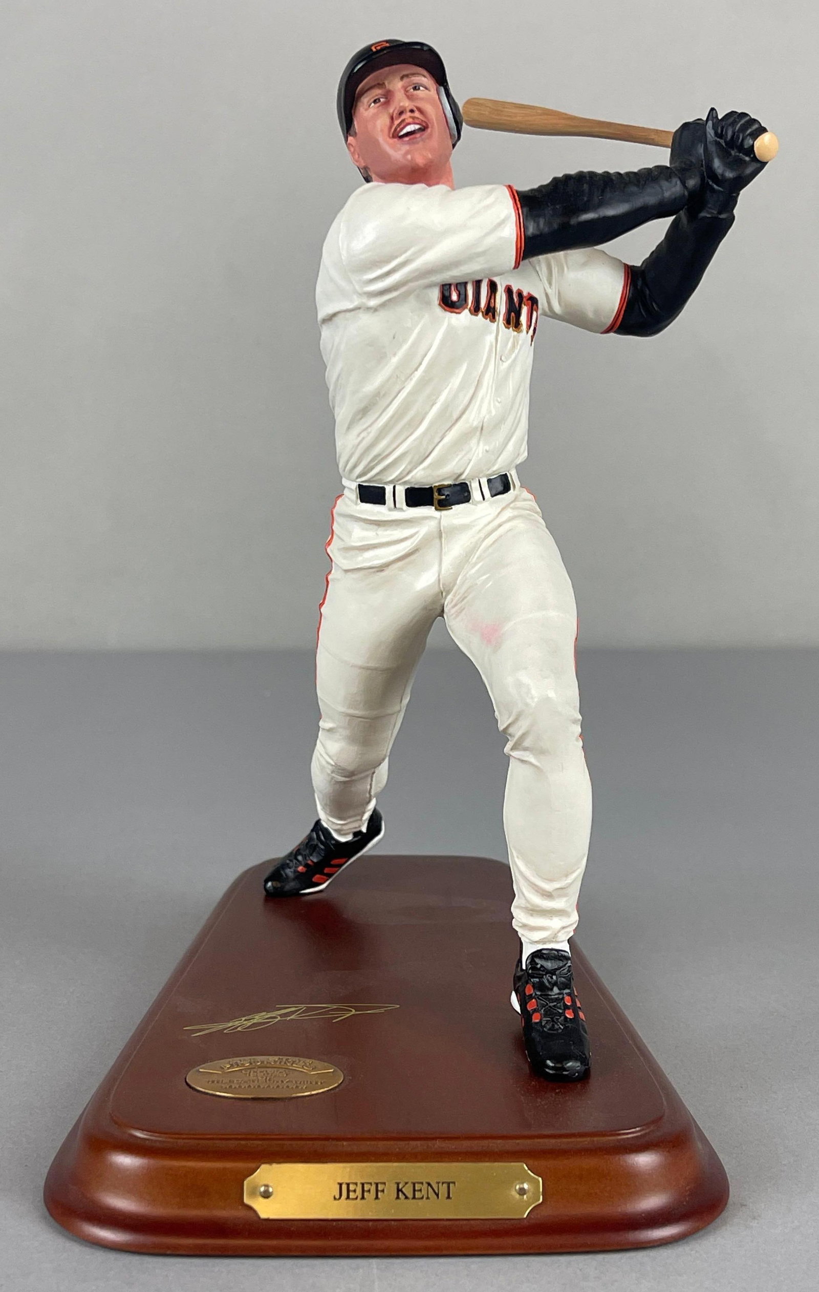 Rare 2001 Jeff Kent The Danbury Mint Figurine Statue: Rare 2001 Jeff Kent The Danbury Mint Figurine Statue, Measures 5 x 8 x 8 1/2 Inchs