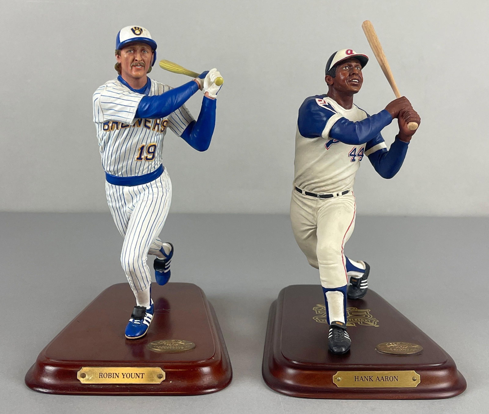 Hank Aaron and Robin Yount The Danbury Mint Figurine Statues: Hank Aaron and Robin Yount The Danbury Mint Figurine Statues, Measures 5 x 8 x 9 Inches