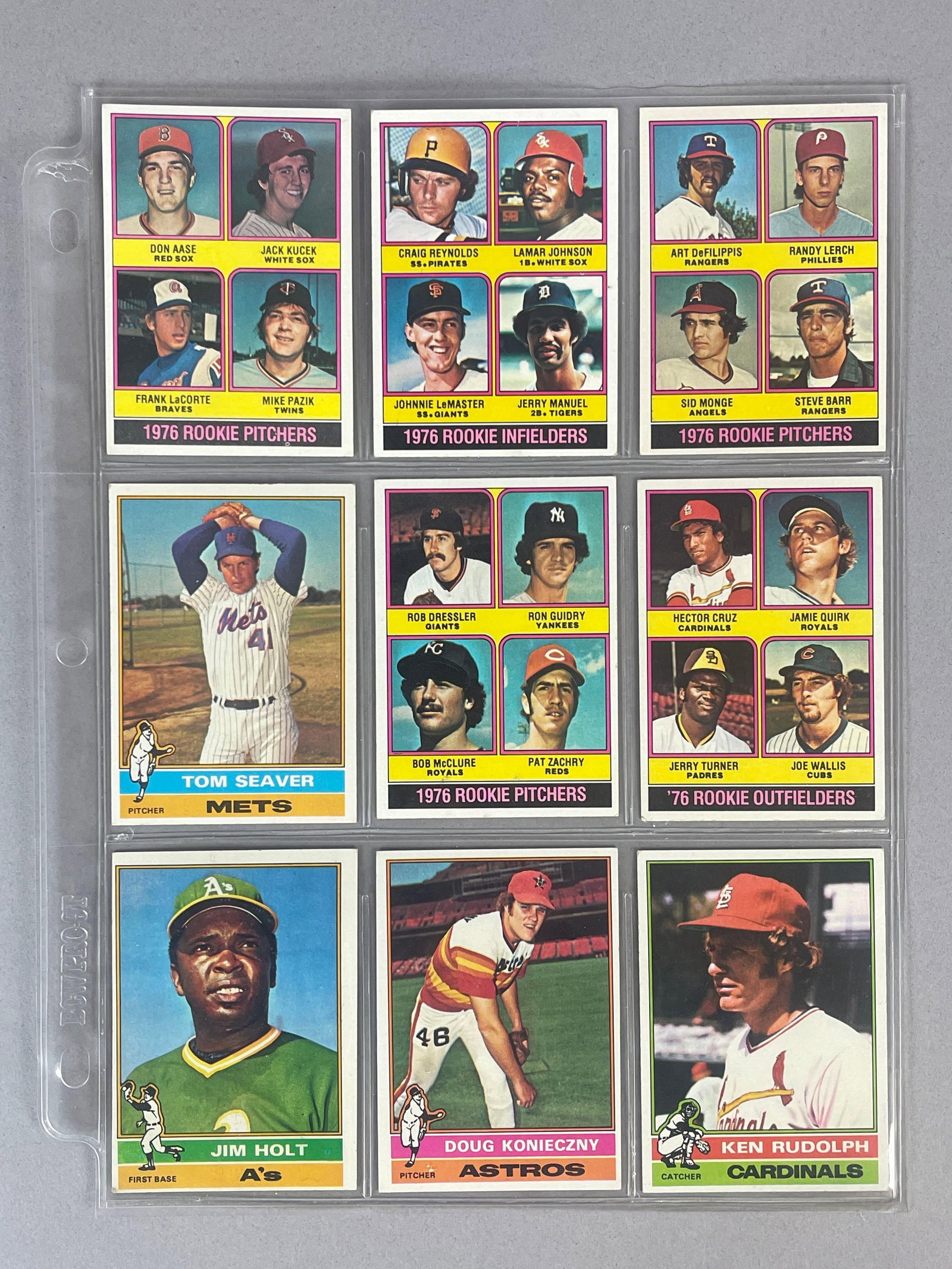 1976 Topps Baseball Complete Set in Binder - 11