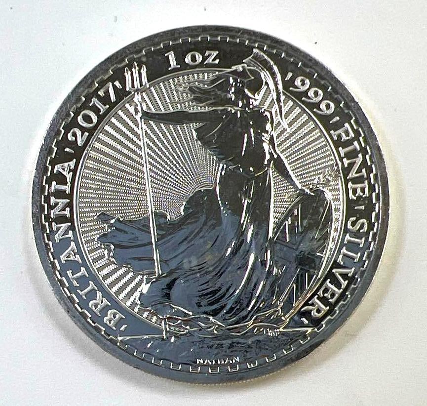 2017 Great Britain Britannia 1 oz .999 Fine Silver Round (1 of 2)
